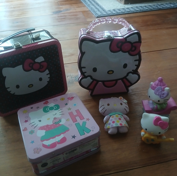 Hello Kitty Other - Hello Kitty Pink and White Doll Set